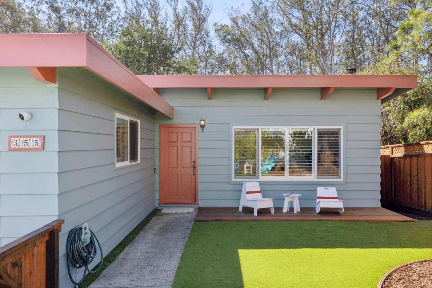 Detail Gallery Image 4 of 36 For 355 San Carlos Ave, El Granada,  CA 94018 - 3 Beds | 2 Baths