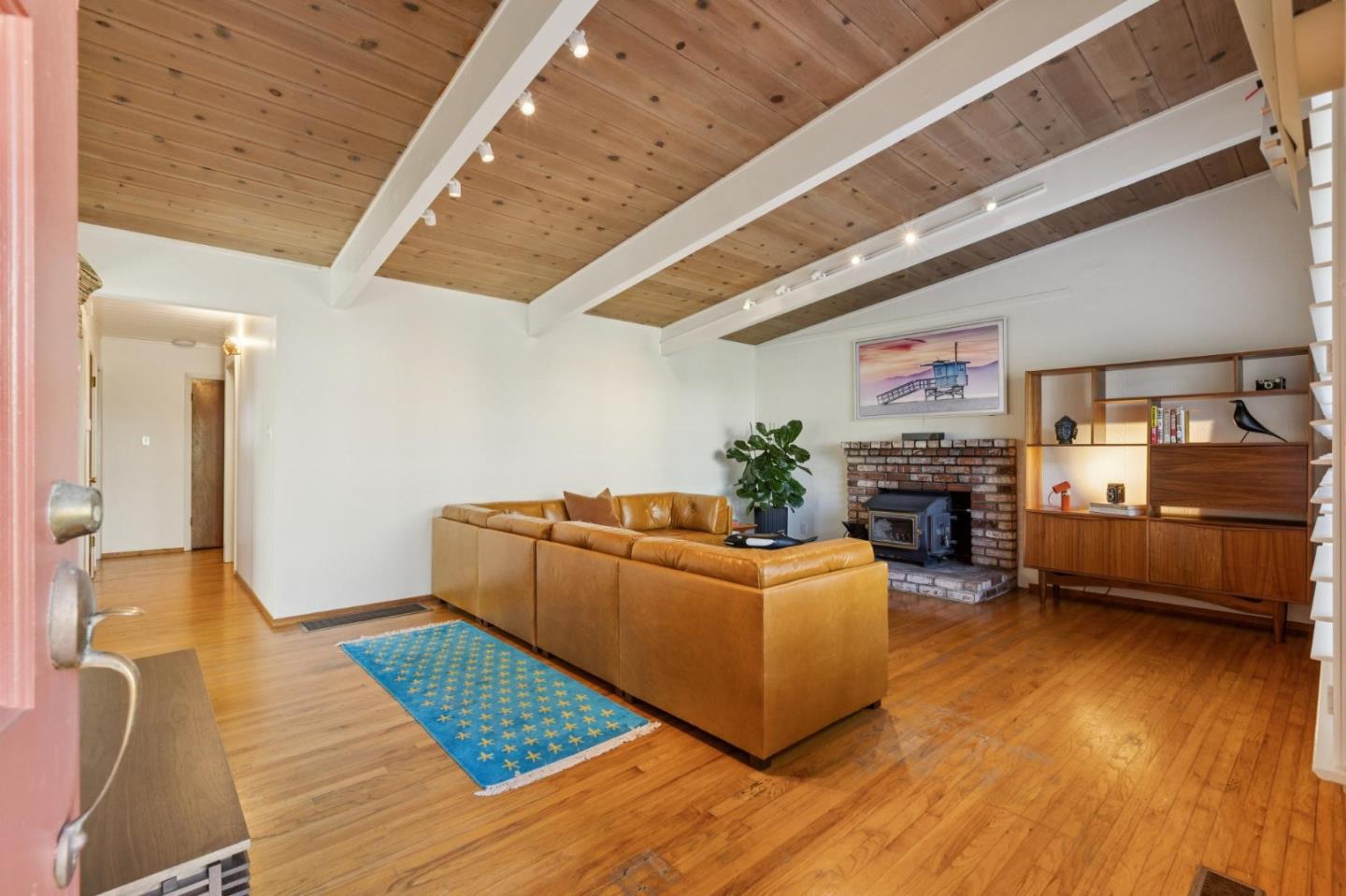 Detail Gallery Image 8 of 36 For 355 San Carlos Ave, El Granada,  CA 94018 - 3 Beds | 2 Baths