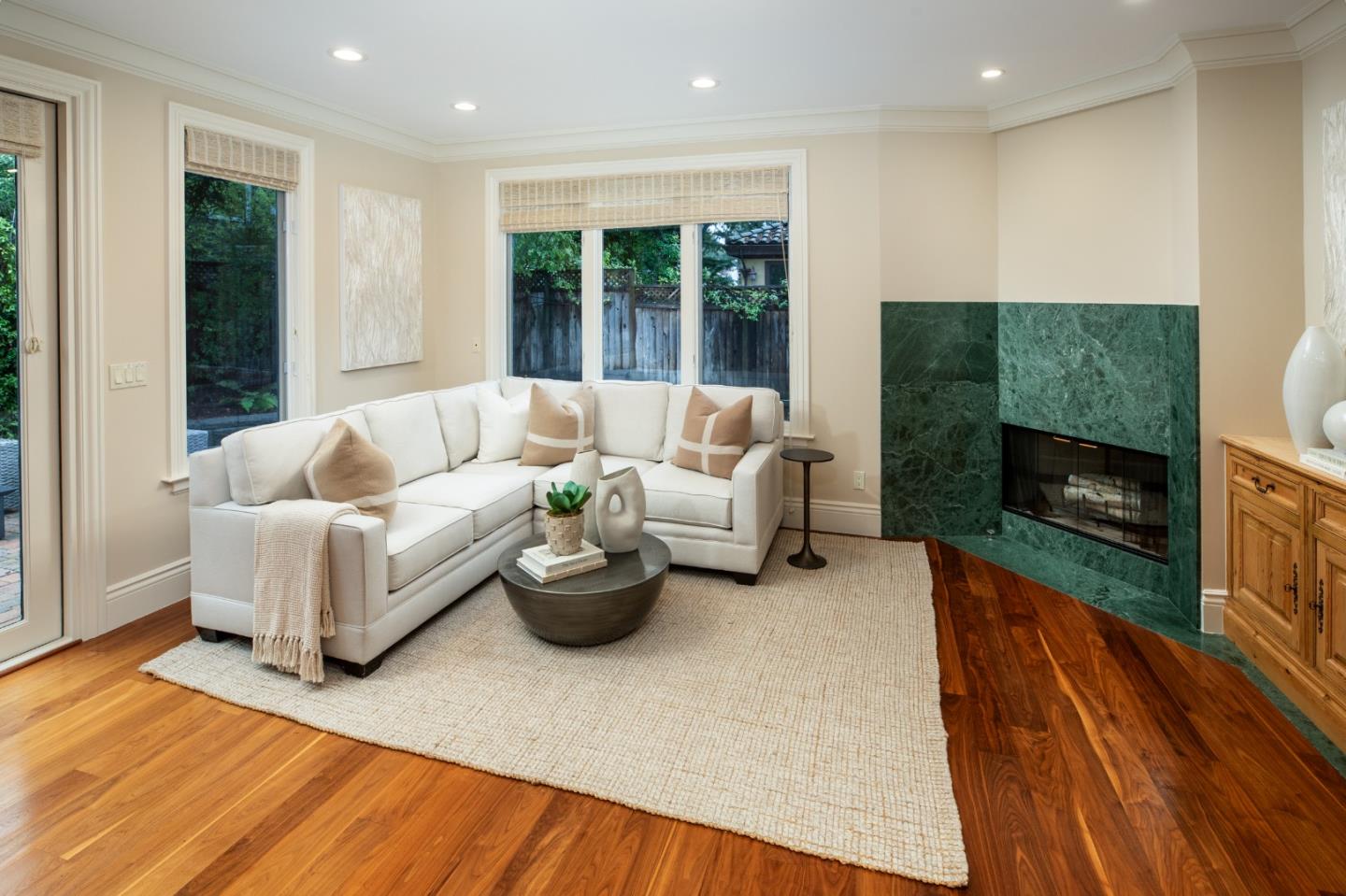 Detail Gallery Image 10 of 28 For 17 Almendral Ave, Atherton,  CA 94027 - 4 Beds | 4/1 Baths