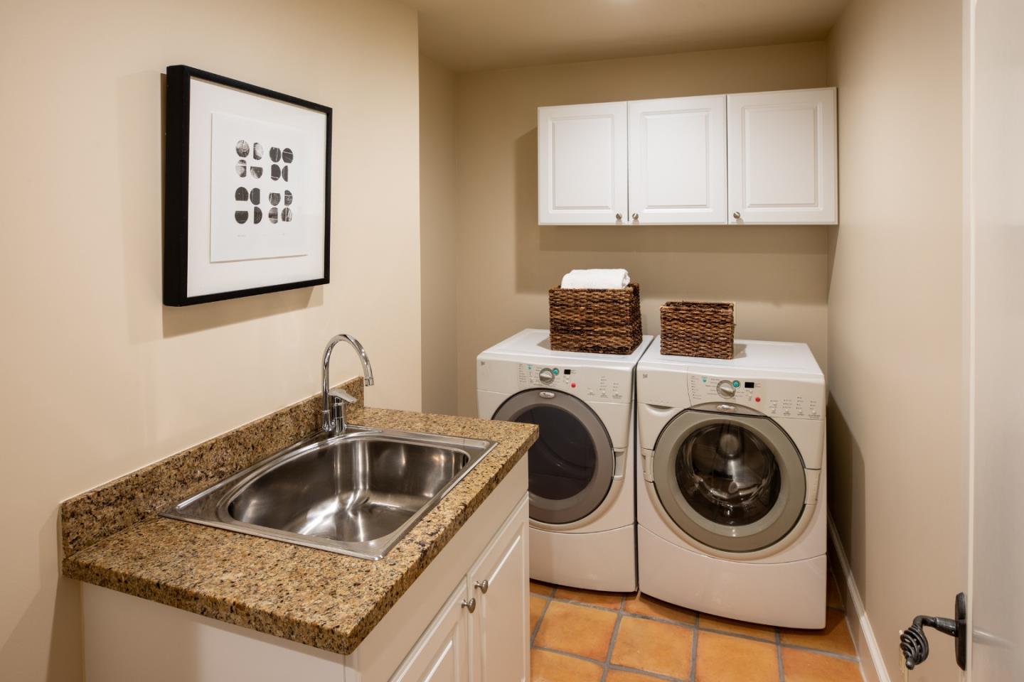 Detail Gallery Image 25 of 28 For 17 Almendral Ave, Atherton,  CA 94027 - 4 Beds | 4/1 Baths