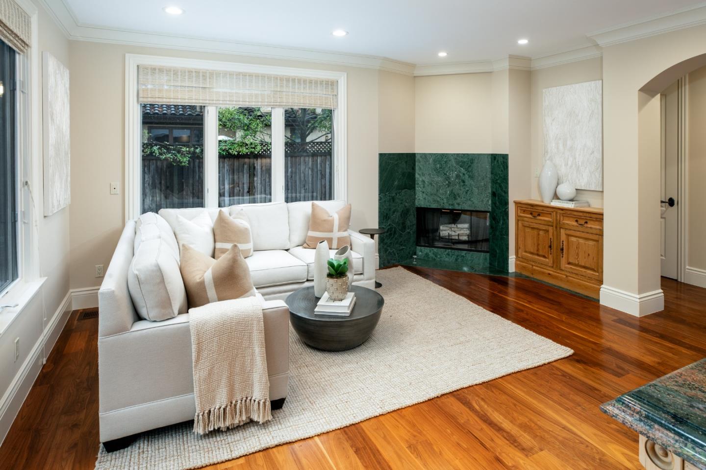 Detail Gallery Image 9 of 28 For 17 Almendral Ave, Atherton,  CA 94027 - 4 Beds | 4/1 Baths