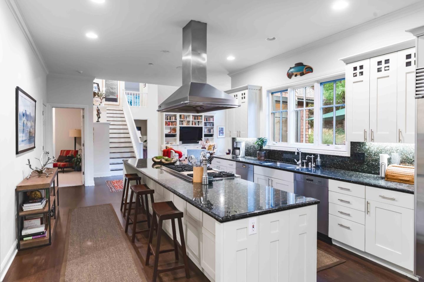 Detail Gallery Image 10 of 47 For 160 Phillip Rd, Woodside,  CA 94062 - 5 Beds | 5/1 Baths