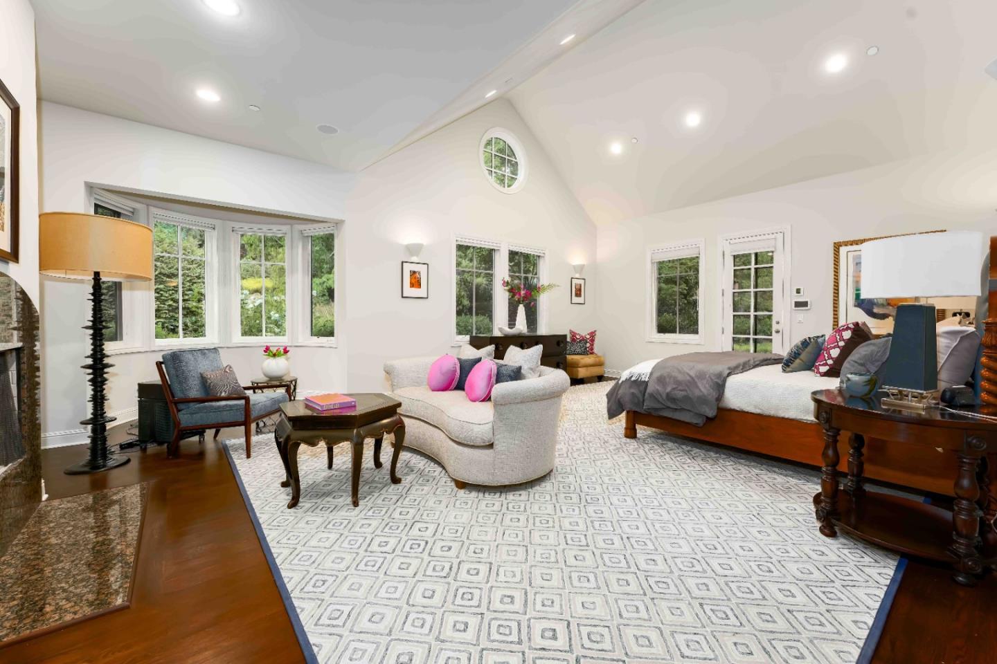 Detail Gallery Image 15 of 47 For 160 Phillip Rd, Woodside,  CA 94062 - 5 Beds | 5/1 Baths