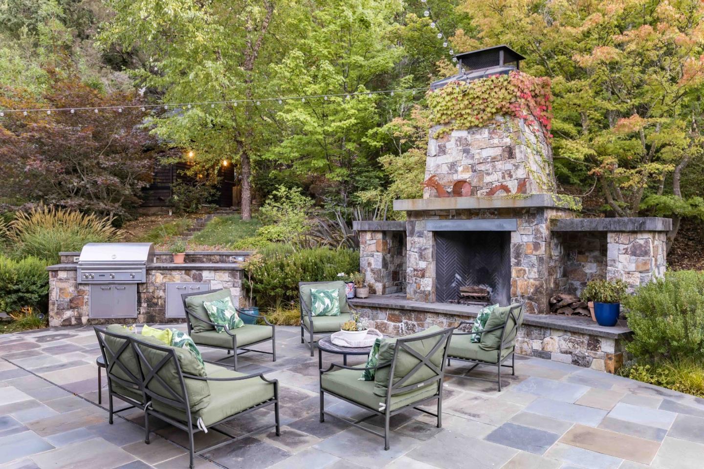 Detail Gallery Image 34 of 47 For 160 Phillip Rd, Woodside,  CA 94062 - 5 Beds | 5/1 Baths