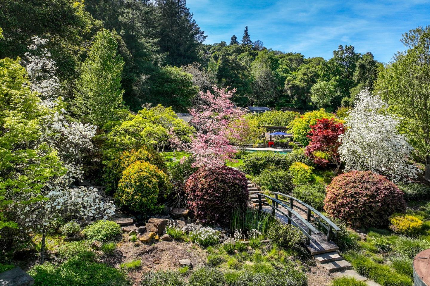 Detail Gallery Image 36 of 47 For 160 Phillip Rd, Woodside,  CA 94062 - 5 Beds | 5/1 Baths