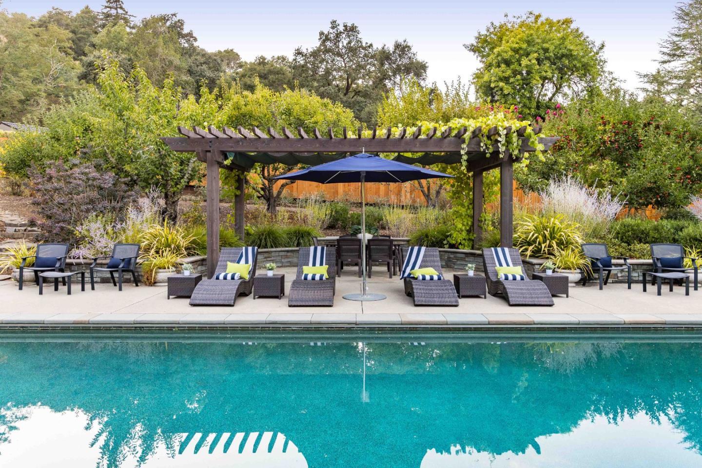 Detail Gallery Image 38 of 47 For 160 Phillip Rd, Woodside,  CA 94062 - 5 Beds | 5/1 Baths