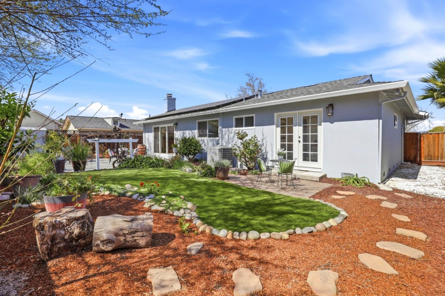 Detail Gallery Image 16 of 22 For 1392 Mantelli Dr, Gilroy,  CA 95020 - 4 Beds | 2 Baths