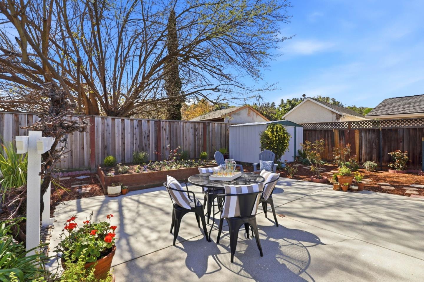 Detail Gallery Image 19 of 22 For 1392 Mantelli Dr, Gilroy,  CA 95020 - 4 Beds | 2 Baths