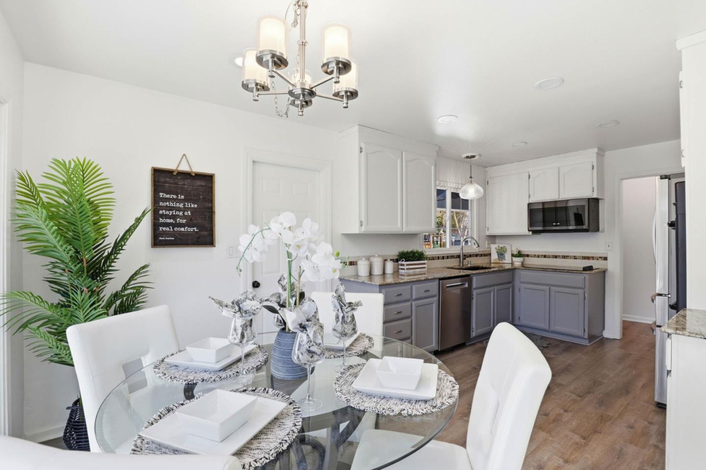 Detail Gallery Image 9 of 22 For 1392 Mantelli Dr, Gilroy,  CA 95020 - 4 Beds | 2 Baths