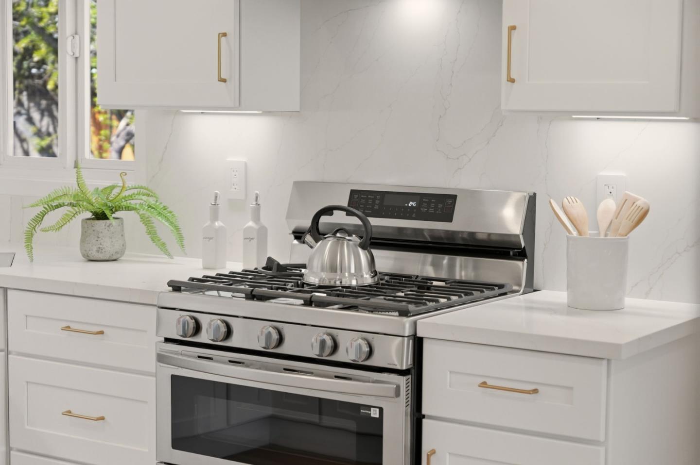 Detail Gallery Image 9 of 50 For 774 Ridge Rd, Santa Clara,  CA 95051 - 3 Beds | 2 Baths