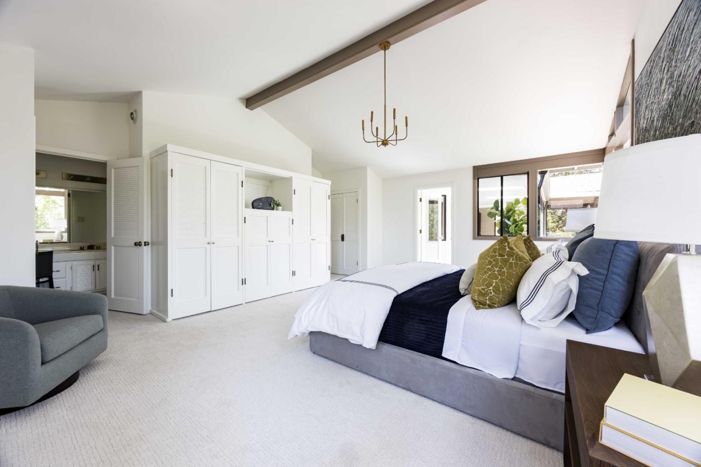 Detail Gallery Image 16 of 37 For 927 Continental Dr, Menlo Park,  CA 94025 - 4 Beds | 4/1 Baths