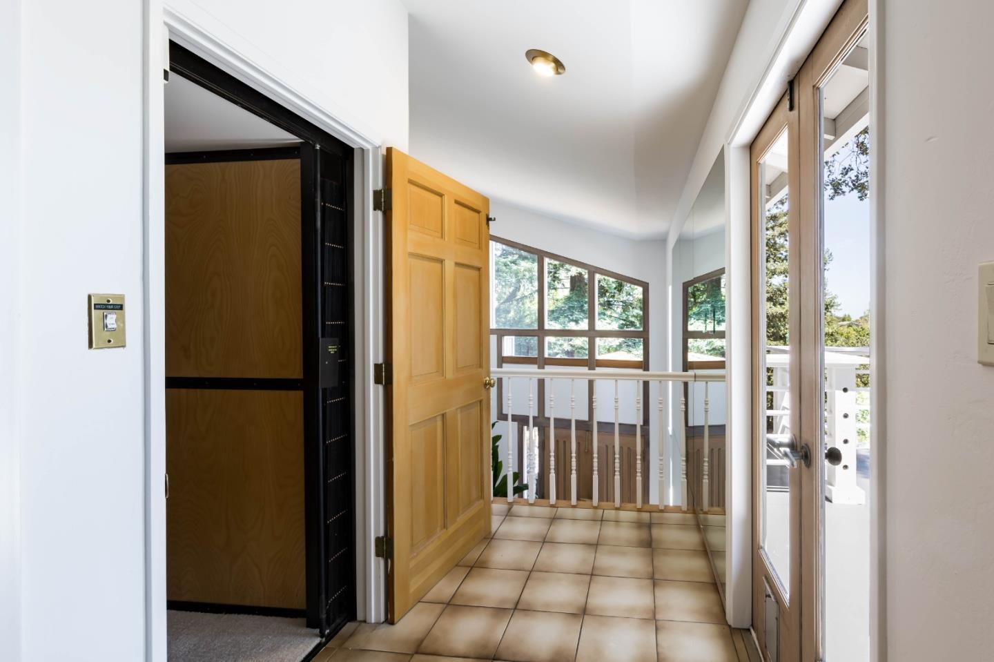 Detail Gallery Image 3 of 37 For 927 Continental Dr, Menlo Park,  CA 94025 - 4 Beds | 4/1 Baths