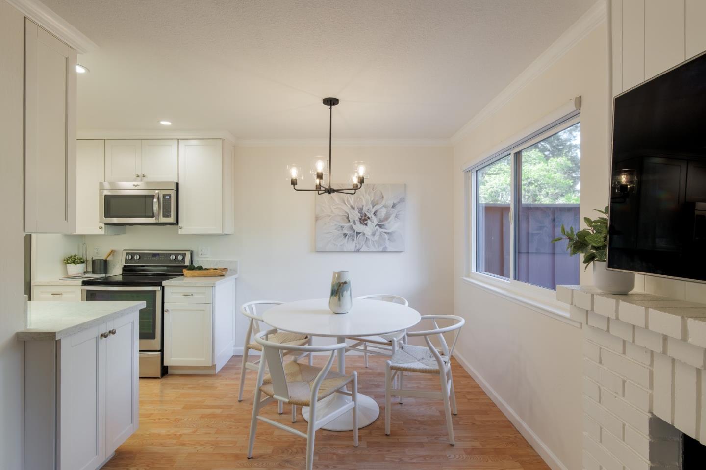 Detail Gallery Image 5 of 20 For 610 Gilbert Ave #25,  Menlo Park,  CA 94025 - 2 Beds | 1 Baths