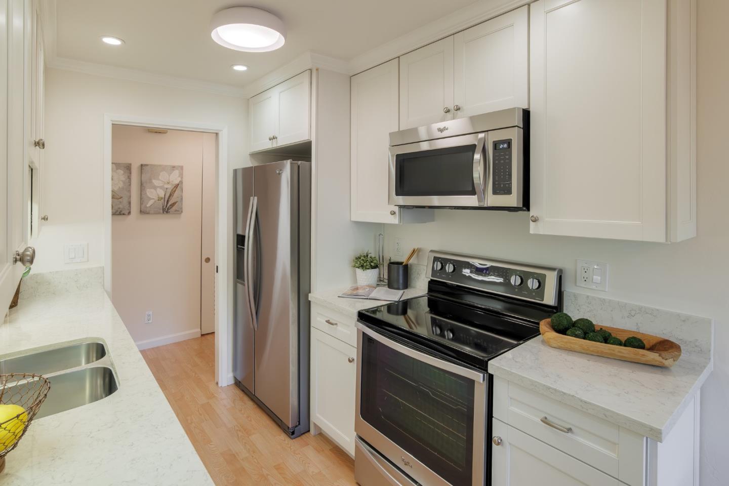 Detail Gallery Image 6 of 20 For 610 Gilbert Ave #25,  Menlo Park,  CA 94025 - 2 Beds | 1 Baths