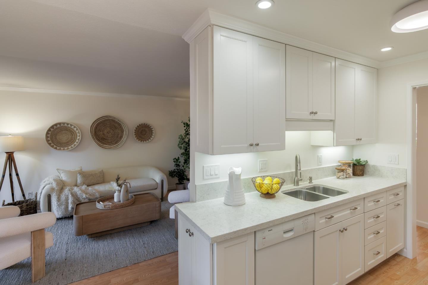 Detail Gallery Image 7 of 20 For 610 Gilbert Ave #25,  Menlo Park,  CA 94025 - 2 Beds | 1 Baths