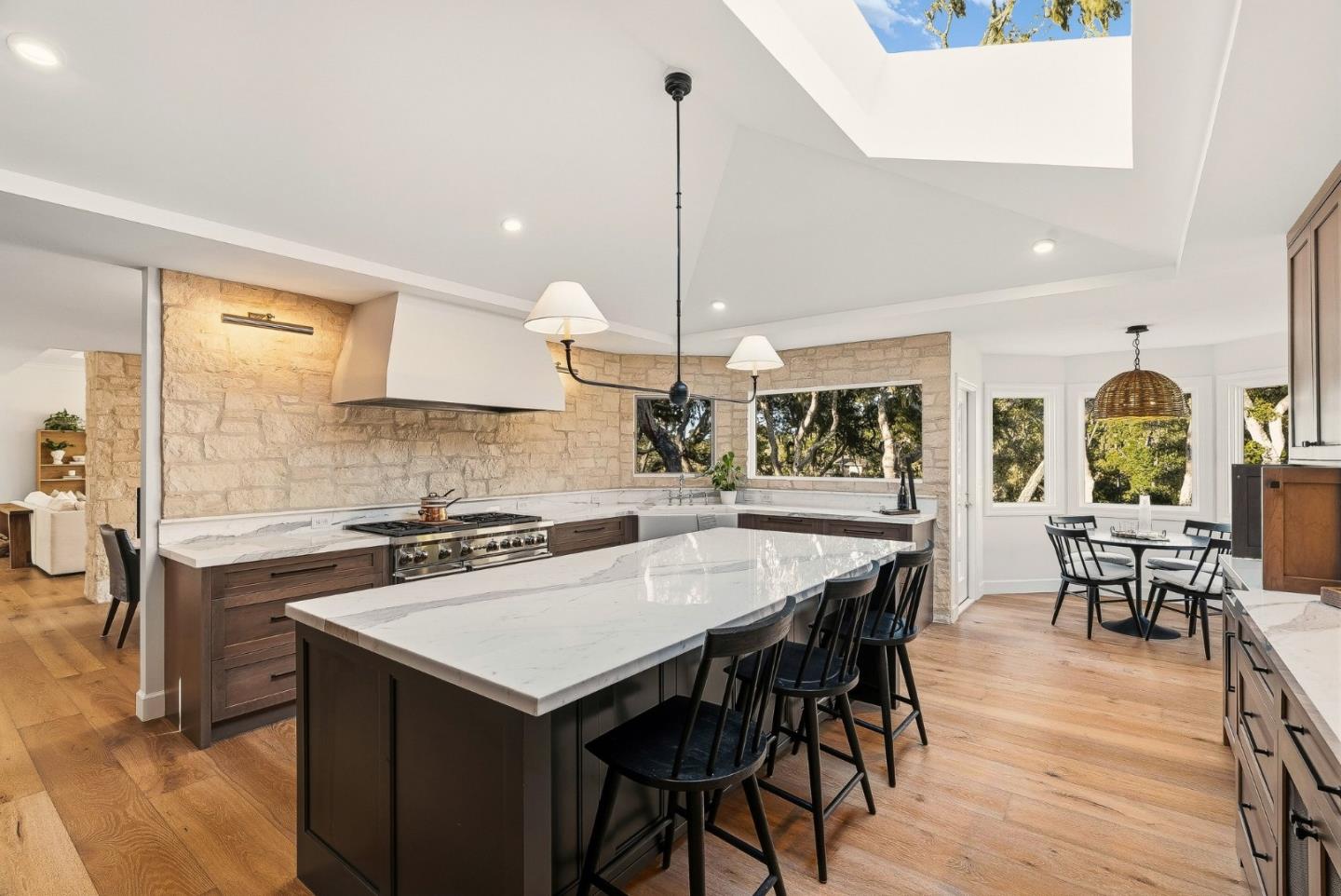 Detail Gallery Image 13 of 57 For 1171 Arroyo Dr, Pebble Beach,  CA 93953 - 4 Beds | 4 Baths