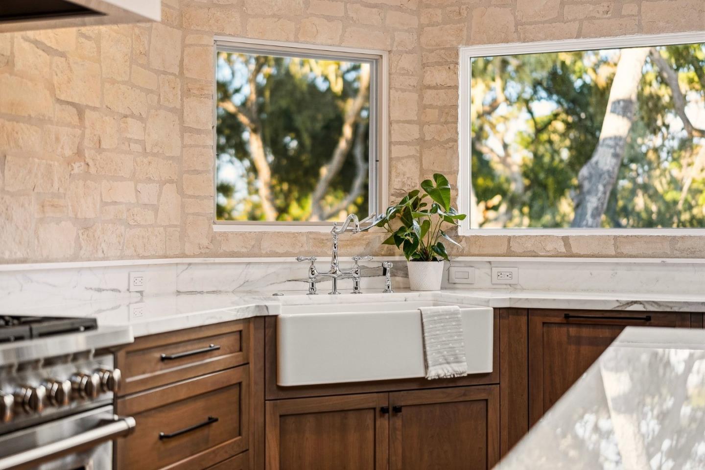 Detail Gallery Image 14 of 57 For 1171 Arroyo Dr, Pebble Beach,  CA 93953 - 4 Beds | 4 Baths