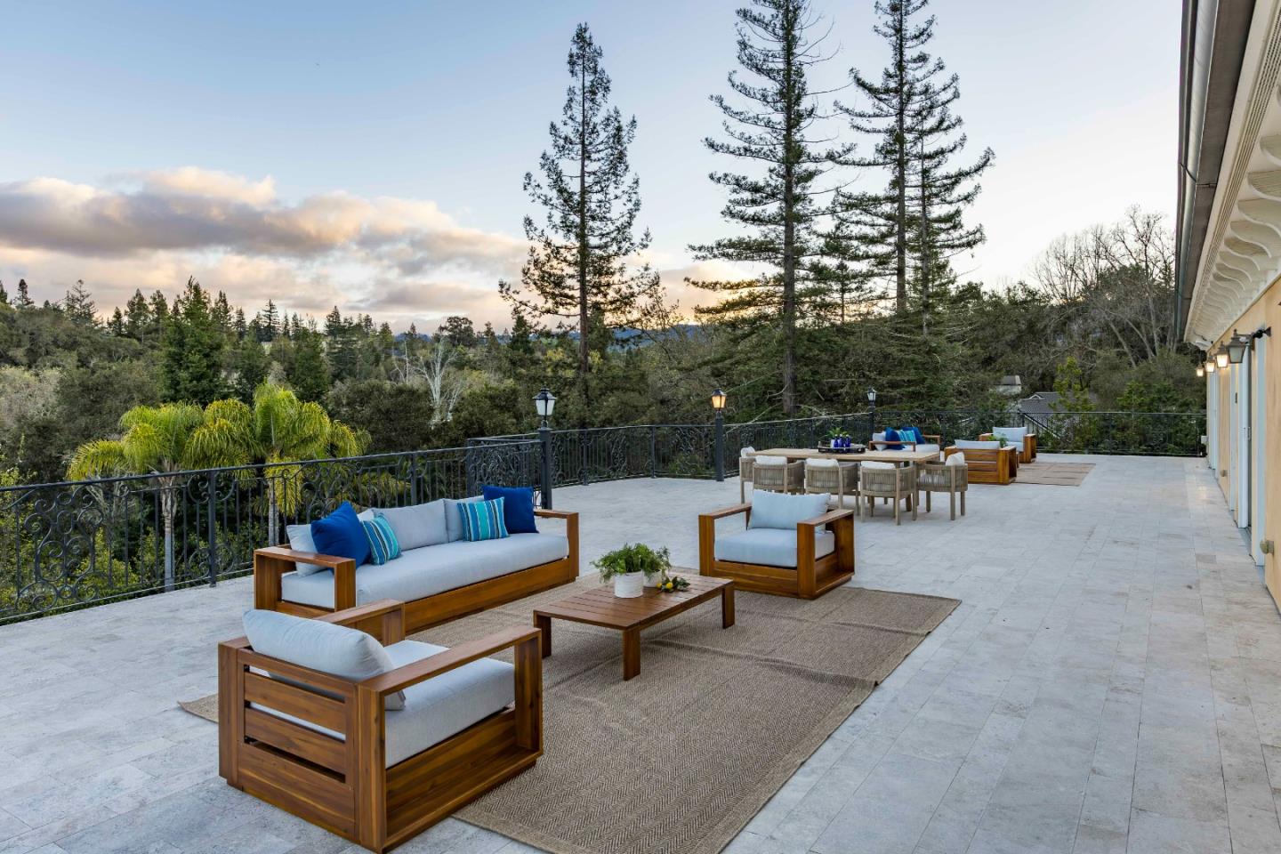 Detail Gallery Image 39 of 45 For 85 Belbrook Way, Atherton,  CA 94027 - 5 Beds | 6/1 Baths