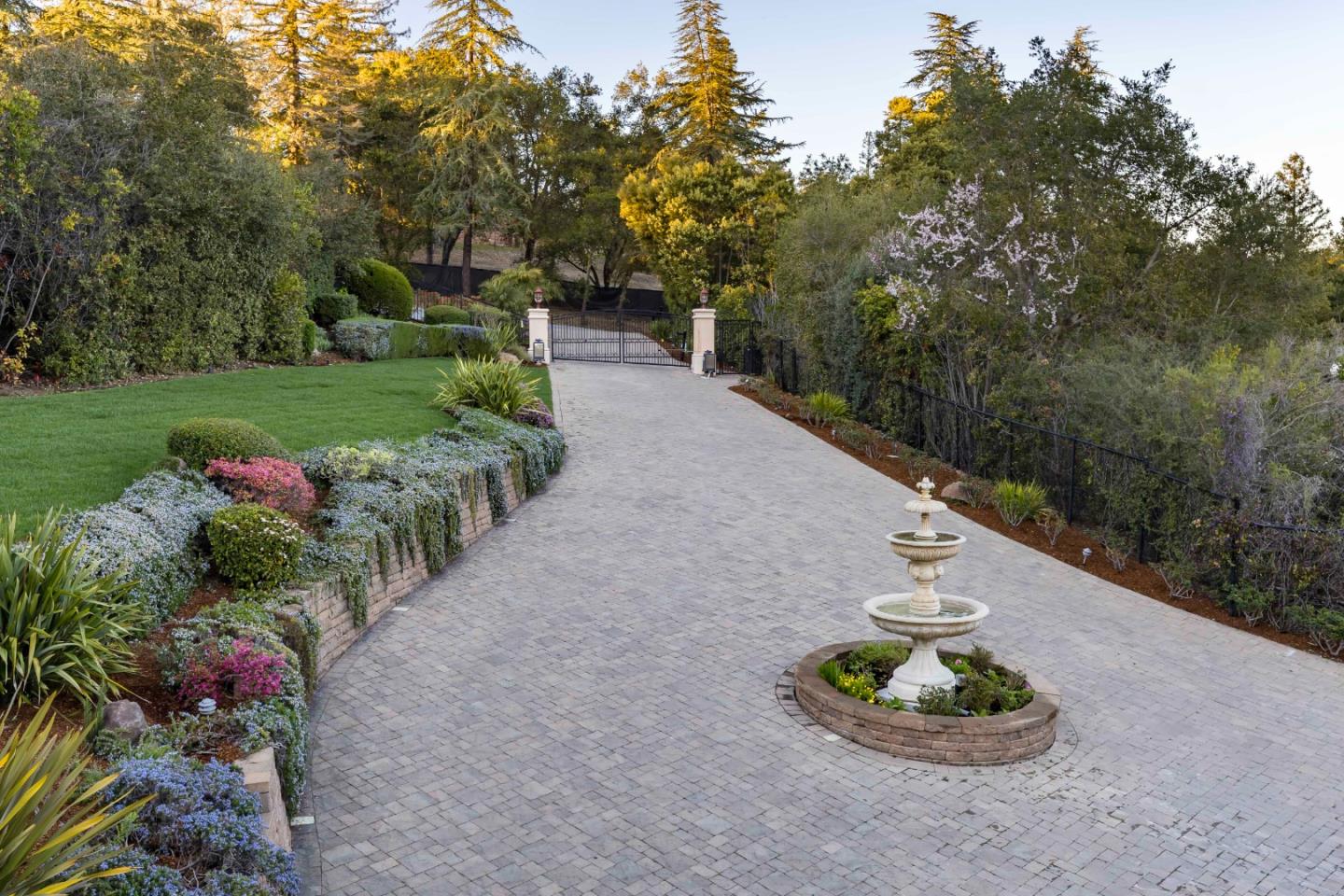 Detail Gallery Image 43 of 45 For 85 Belbrook Way, Atherton,  CA 94027 - 5 Beds | 6/1 Baths