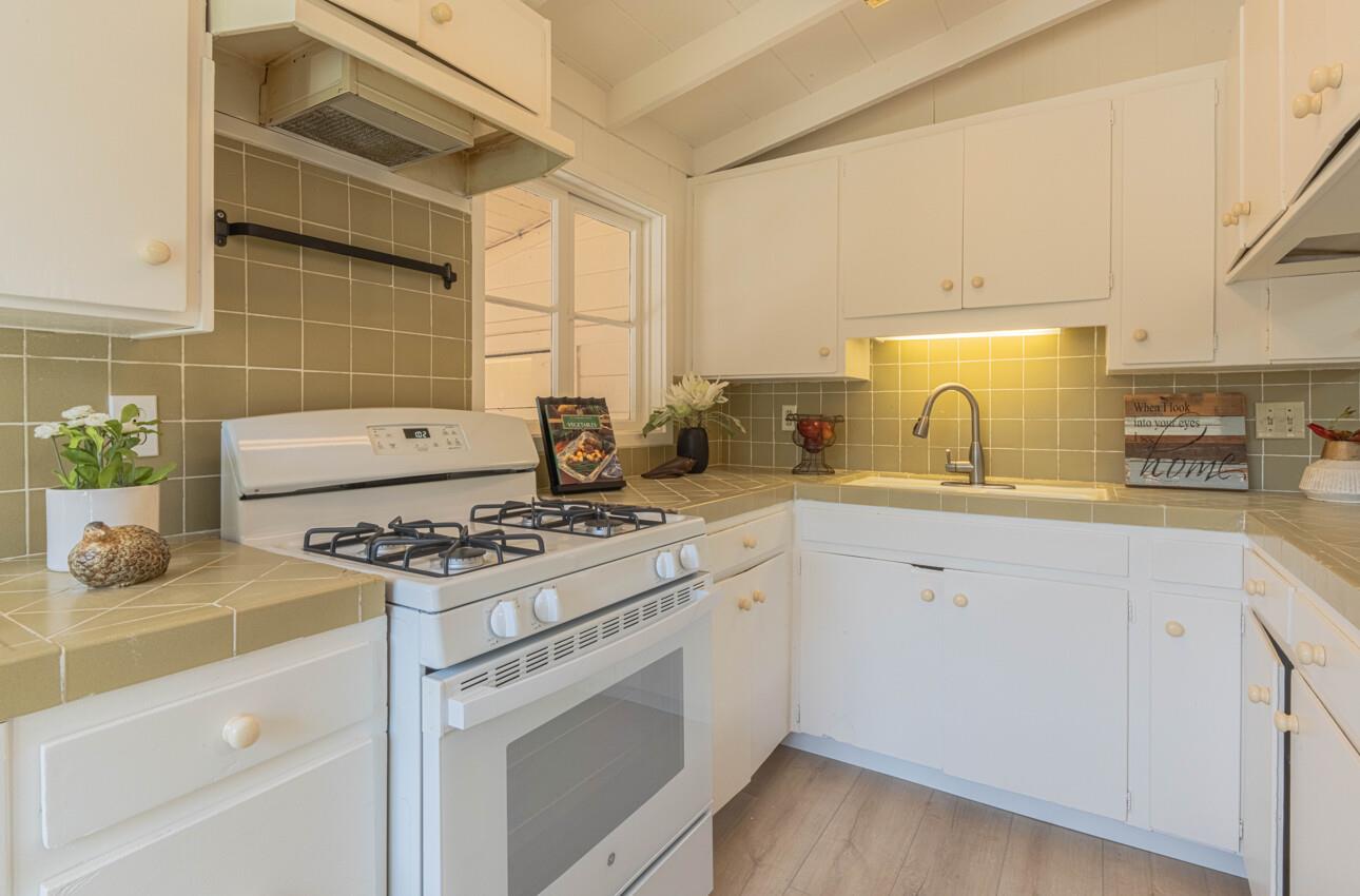 Detail Gallery Image 11 of 23 For 1216 Funston Ave, Pacific Grove,  CA 93950 - 2 Beds | 1 Baths