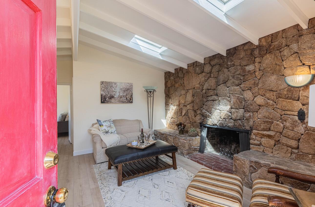 Detail Gallery Image 4 of 23 For 1216 Funston Ave, Pacific Grove,  CA 93950 - 2 Beds | 1 Baths