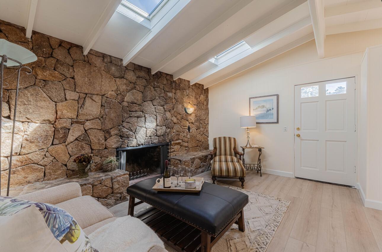 Detail Gallery Image 5 of 23 For 1216 Funston Ave, Pacific Grove,  CA 93950 - 2 Beds | 1 Baths