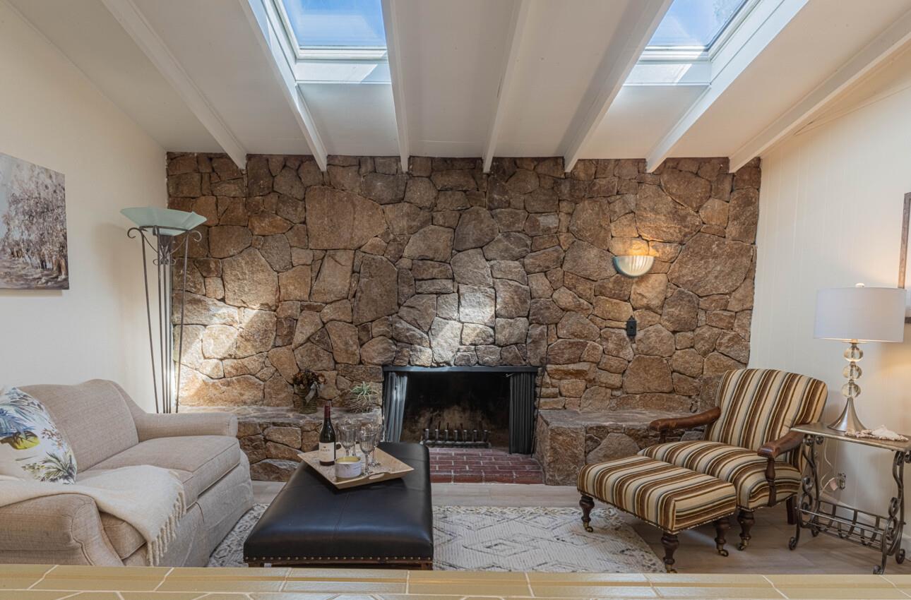 Detail Gallery Image 6 of 23 For 1216 Funston Ave, Pacific Grove,  CA 93950 - 2 Beds | 1 Baths