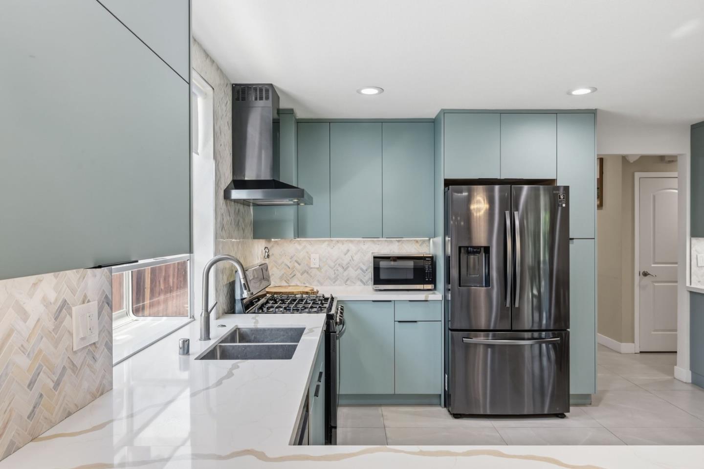 Detail Gallery Image 15 of 47 For 582 Oldbrook Ct, San Jose,  CA 95111 - 4 Beds | 2 Baths