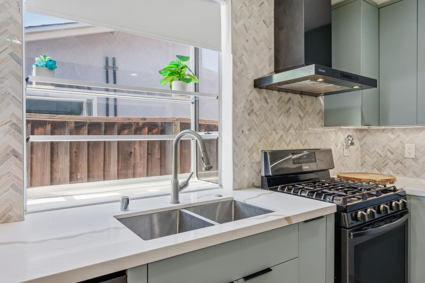 Detail Gallery Image 16 of 47 For 582 Oldbrook Ct, San Jose,  CA 95111 - 4 Beds | 2 Baths