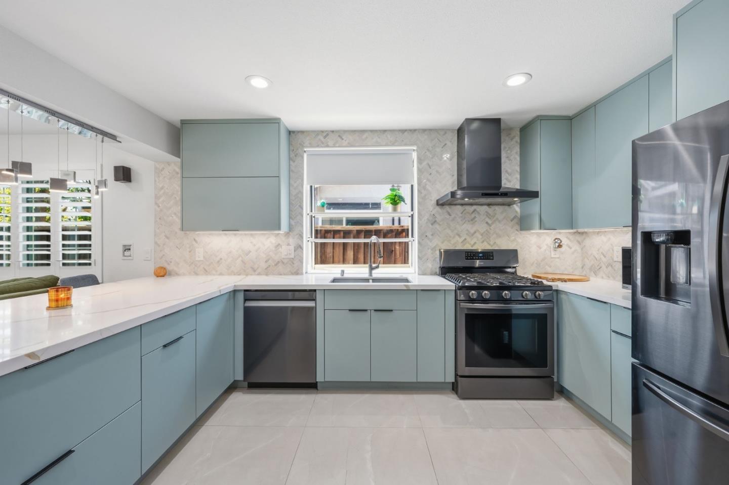 Detail Gallery Image 17 of 47 For 582 Oldbrook Ct, San Jose,  CA 95111 - 4 Beds | 2 Baths