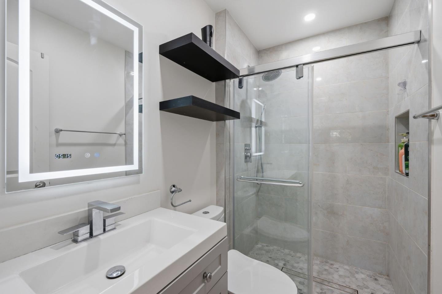 Detail Gallery Image 31 of 47 For 582 Oldbrook Ct, San Jose,  CA 95111 - 4 Beds | 2 Baths