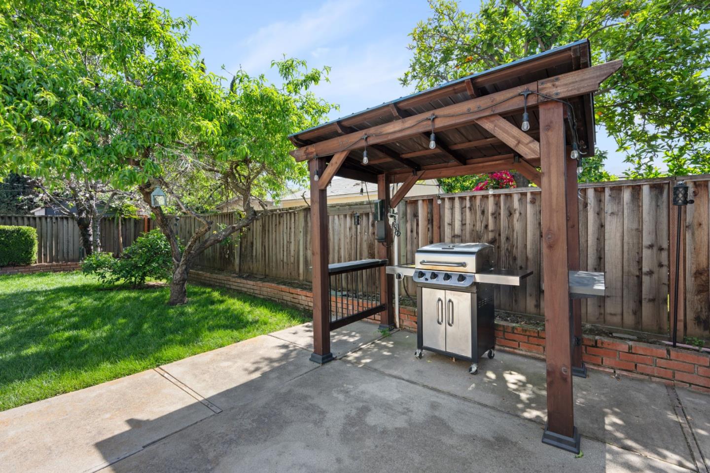 Detail Gallery Image 35 of 47 For 582 Oldbrook Ct, San Jose,  CA 95111 - 4 Beds | 2 Baths