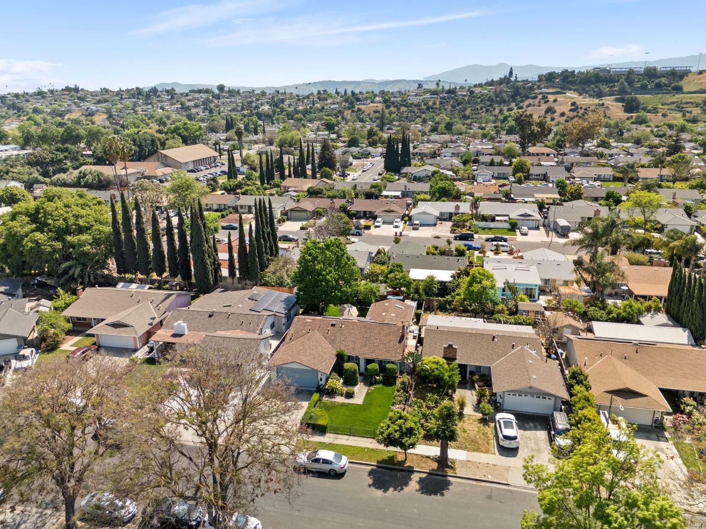 Detail Gallery Image 45 of 47 For 582 Oldbrook Ct, San Jose,  CA 95111 - 4 Beds | 2 Baths