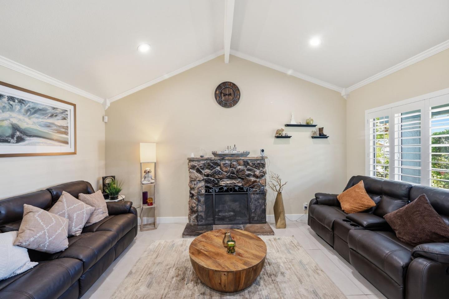 Detail Gallery Image 6 of 47 For 582 Oldbrook Ct, San Jose,  CA 95111 - 4 Beds | 2 Baths