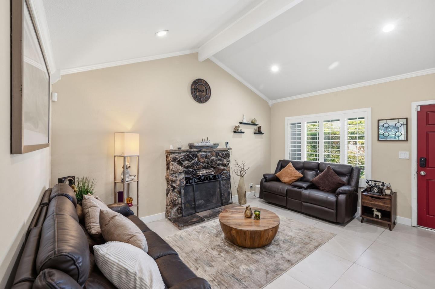 Detail Gallery Image 7 of 47 For 582 Oldbrook Ct, San Jose,  CA 95111 - 4 Beds | 2 Baths