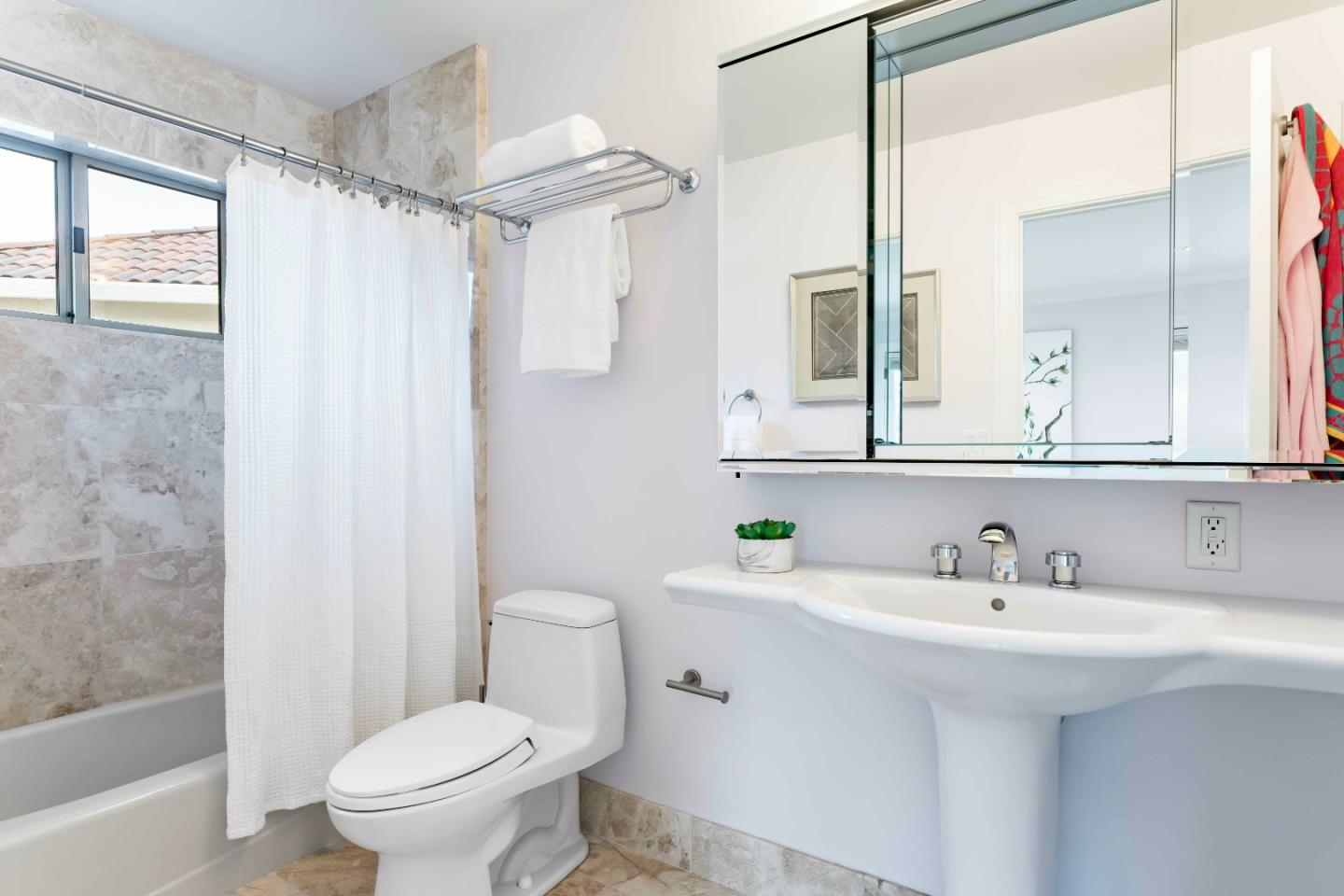 Detail Gallery Image 20 of 37 For 199 Hardwick Rd, Woodside,  CA 94062 - 4 Beds | 4/1 Baths