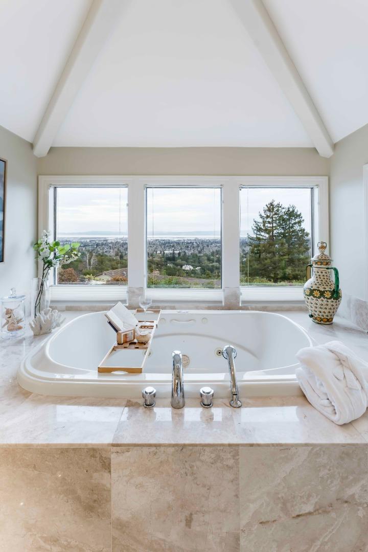 Detail Gallery Image 29 of 37 For 199 Hardwick Rd, Woodside,  CA 94062 - 4 Beds | 4/1 Baths