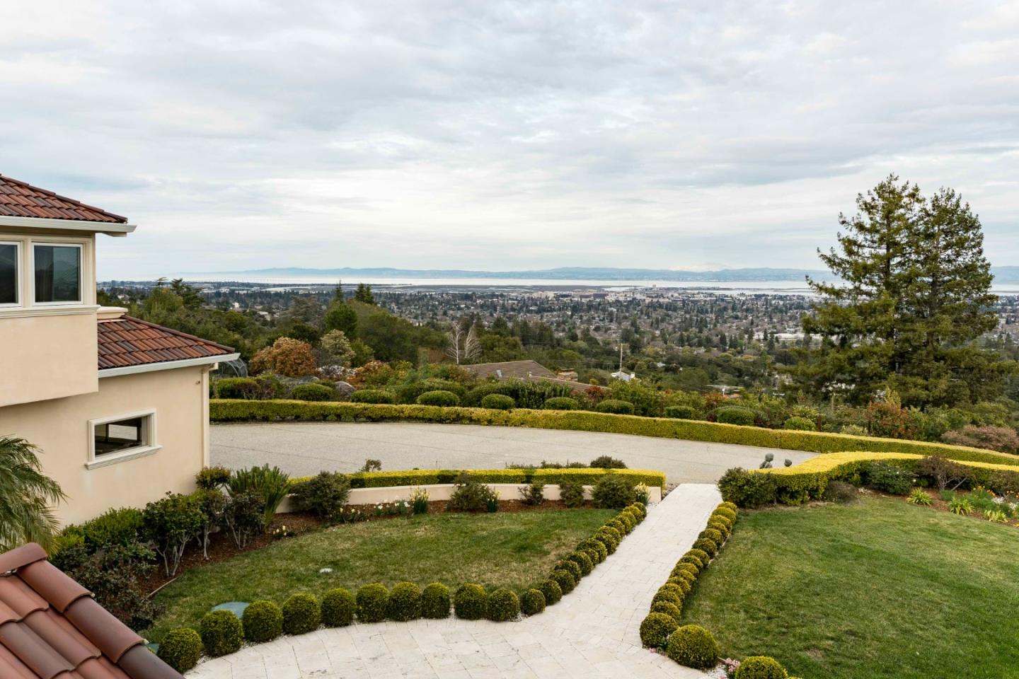 Detail Gallery Image 3 of 37 For 199 Hardwick Rd, Woodside,  CA 94062 - 4 Beds | 4/1 Baths