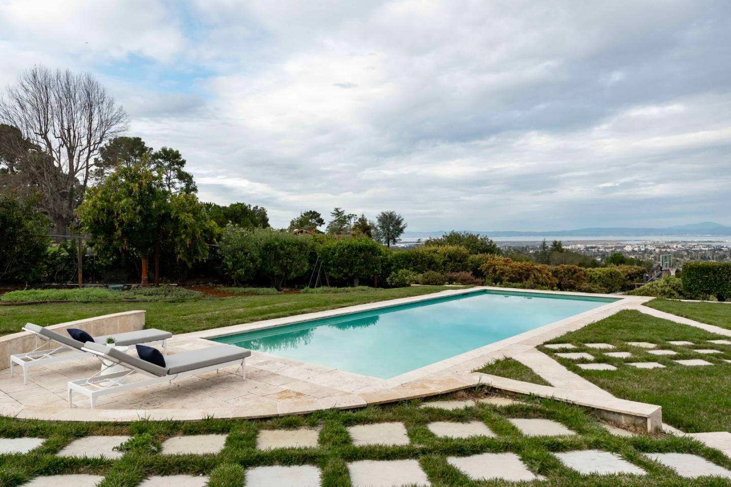 Detail Gallery Image 33 of 37 For 199 Hardwick Rd, Woodside,  CA 94062 - 4 Beds | 4/1 Baths