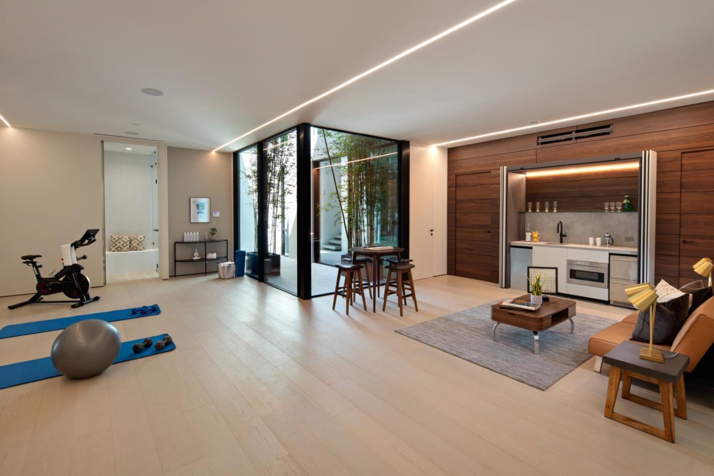 Detail Gallery Image 14 of 22 For 2171 Clayton Dr, Menlo Park,  CA 94025 - 7 Beds | 8/1 Baths