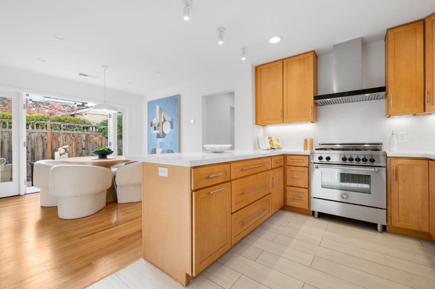 Detail Gallery Image 11 of 34 For 2044 Saint Francis Way, San Carlos,  CA 94070 - 3 Beds | 2 Baths