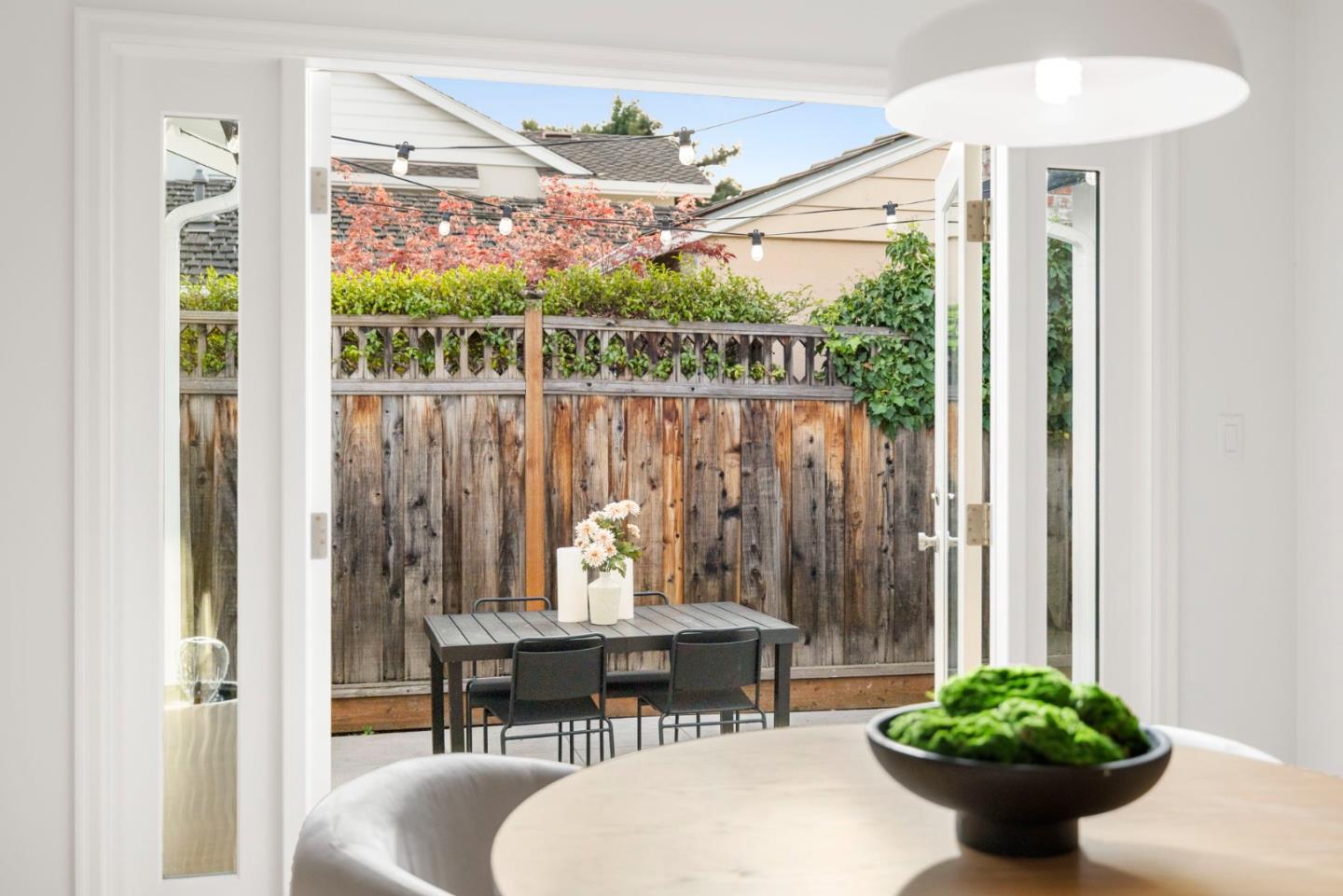 Detail Gallery Image 14 of 34 For 2044 Saint Francis Way, San Carlos,  CA 94070 - 3 Beds | 2 Baths