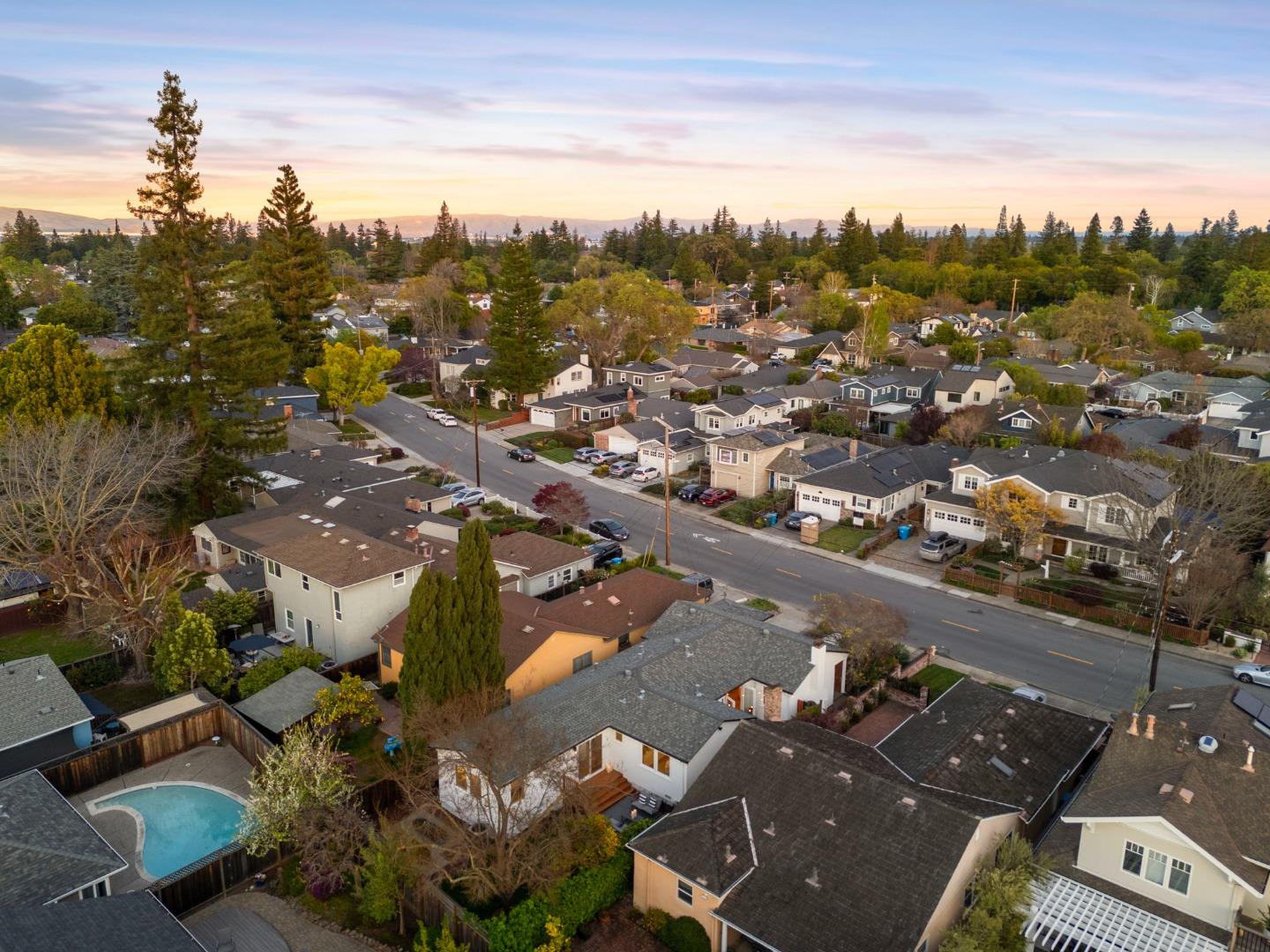 Detail Gallery Image 25 of 34 For 2044 Saint Francis Way, San Carlos,  CA 94070 - 3 Beds | 2 Baths