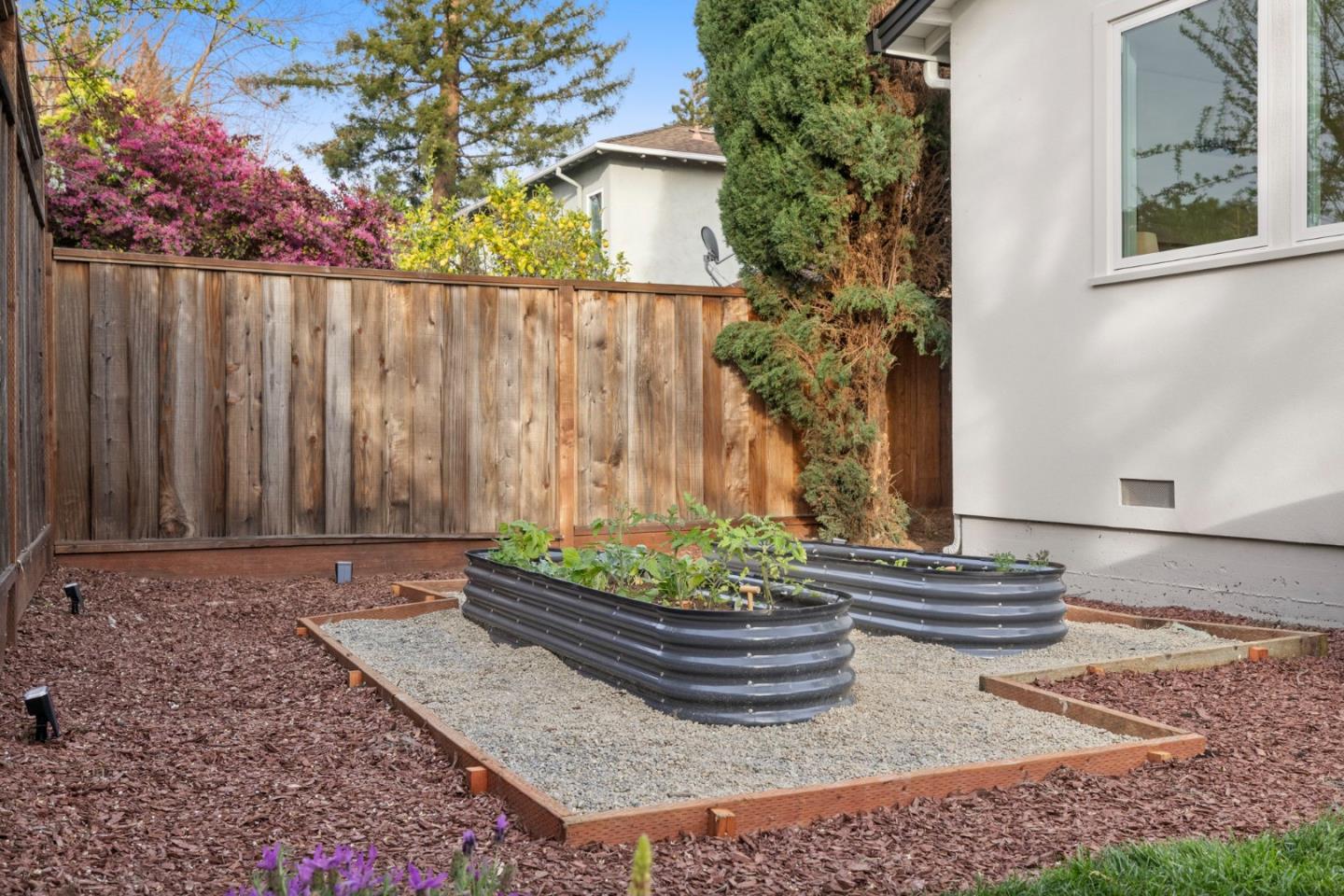 Detail Gallery Image 31 of 34 For 2044 Saint Francis Way, San Carlos,  CA 94070 - 3 Beds | 2 Baths