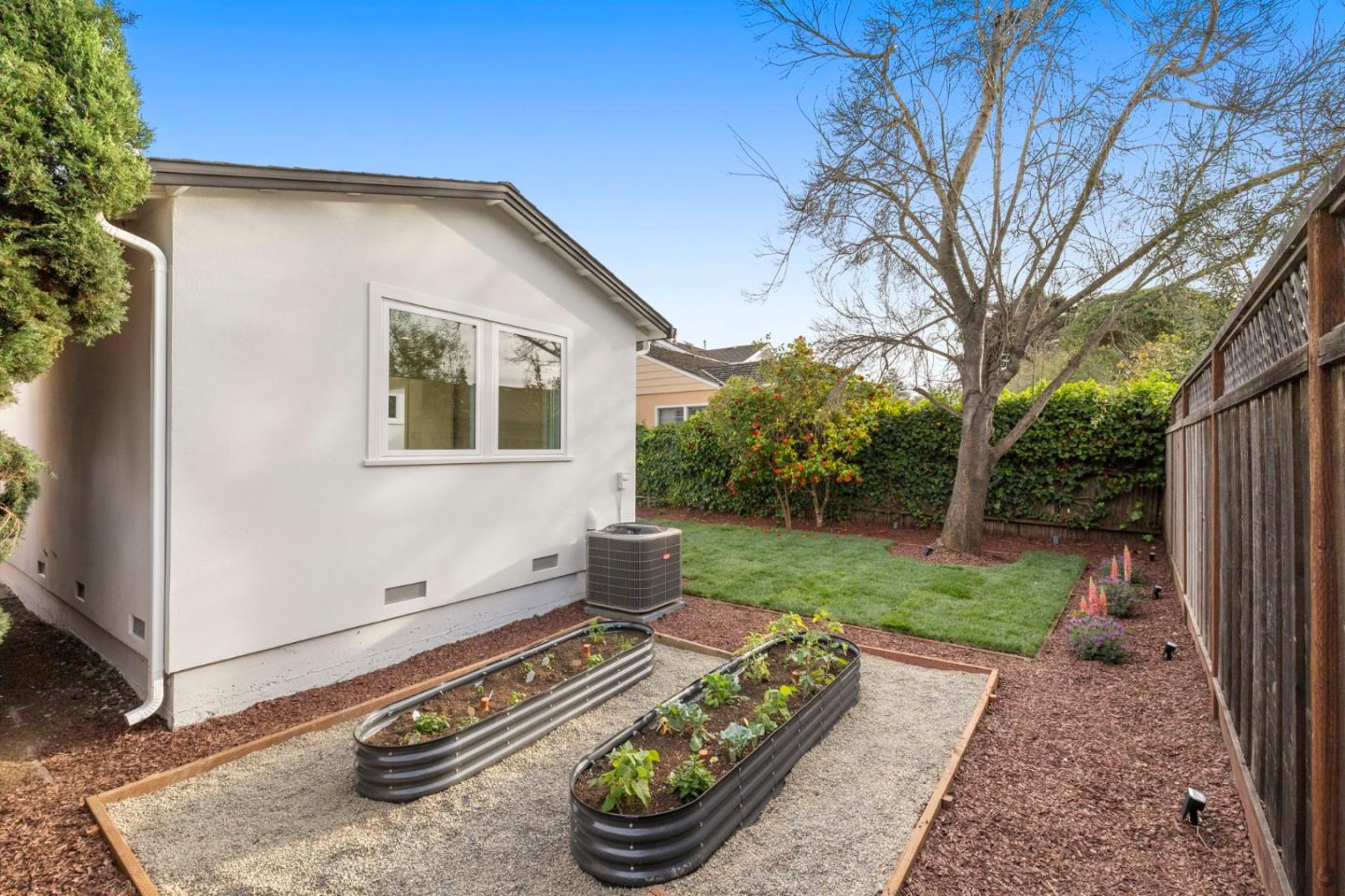 Detail Gallery Image 32 of 34 For 2044 Saint Francis Way, San Carlos,  CA 94070 - 3 Beds | 2 Baths