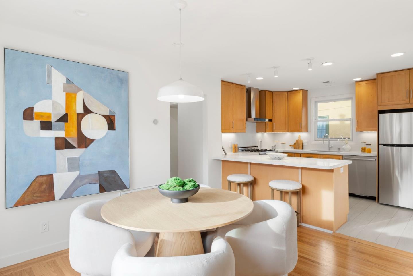 Detail Gallery Image 8 of 34 For 2044 Saint Francis Way, San Carlos,  CA 94070 - 3 Beds | 2 Baths