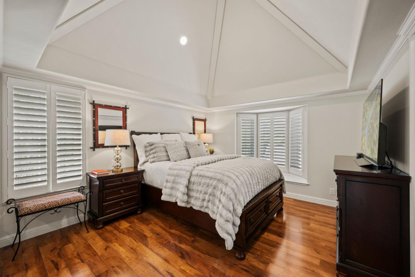 Detail Gallery Image 15 of 39 For 760 Partridge Ave, Menlo Park,  CA 94025 - 3 Beds | 2/1 Baths