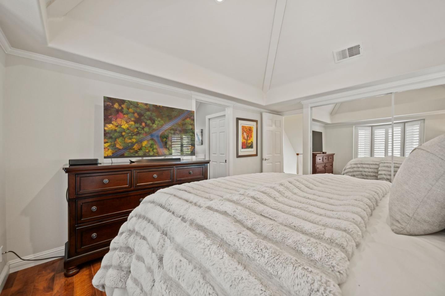 Detail Gallery Image 17 of 39 For 760 Partridge Ave, Menlo Park,  CA 94025 - 3 Beds | 2/1 Baths