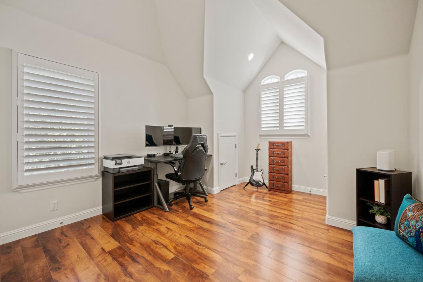 Detail Gallery Image 22 of 39 For 760 Partridge Ave, Menlo Park,  CA 94025 - 3 Beds | 2/1 Baths