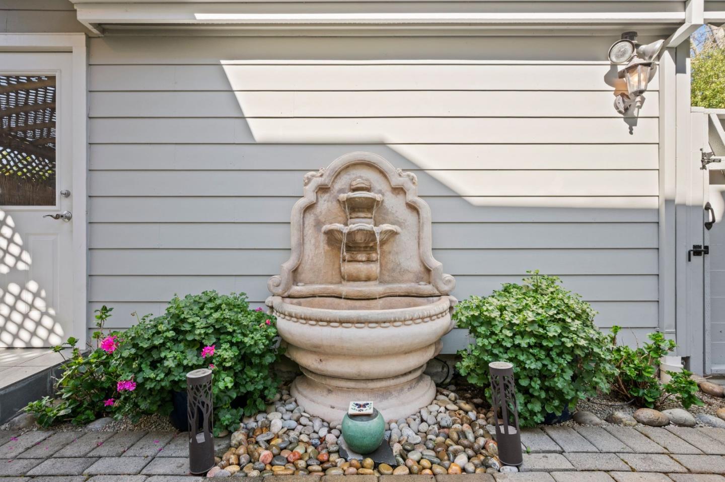 Detail Gallery Image 28 of 39 For 760 Partridge Ave, Menlo Park,  CA 94025 - 3 Beds | 2/1 Baths